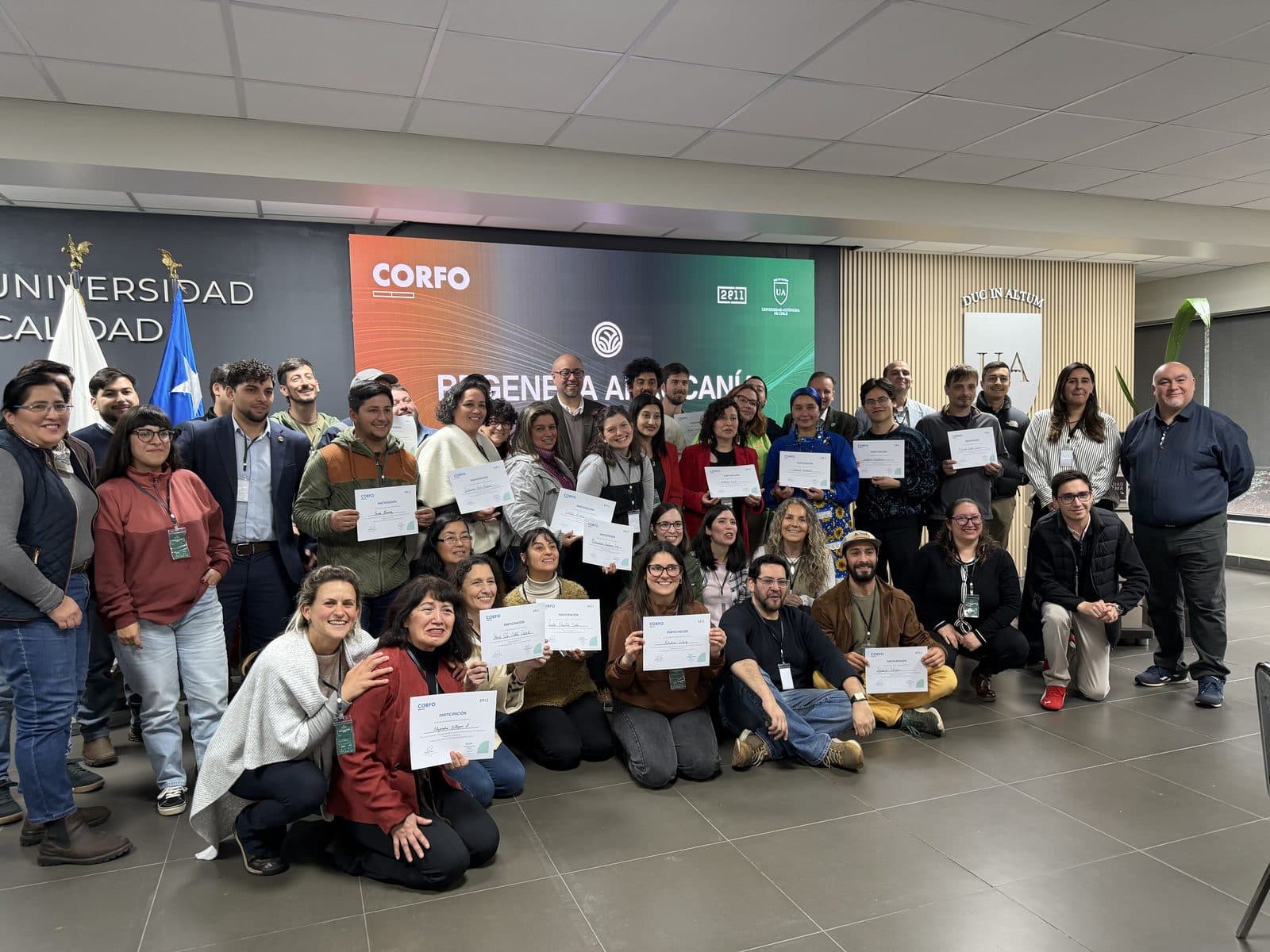 Primera cohorte con sus certificados