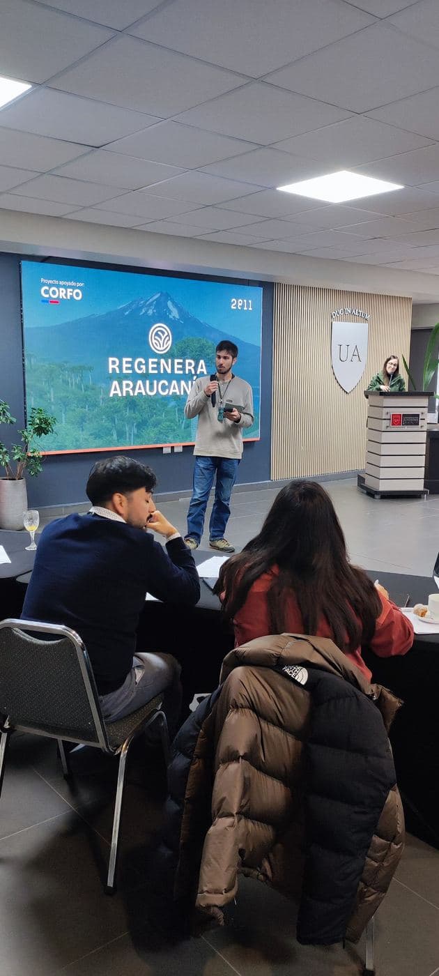 Participante presentando su proyecto